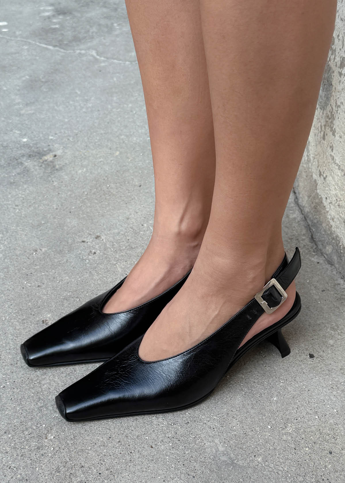 Cendra Rift Black Leather Pumps - Image 2